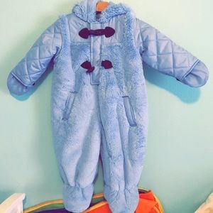 Rothschild snow onesie ❄️